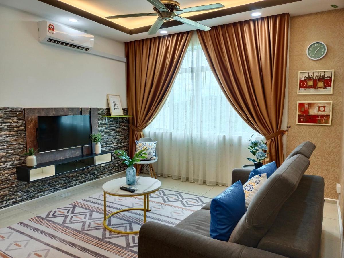 Klia Ehsan Residence Sepang Nilai Greenery 8 Pax Air-Con Esterno foto