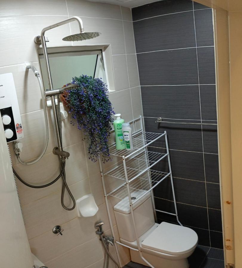 Klia Ehsan Residence Sepang Nilai Greenery 8 Pax Air-Con Esterno foto