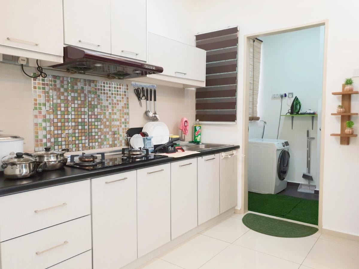 Klia Ehsan Residence Sepang Nilai Greenery 8 Pax Air-Con Esterno foto