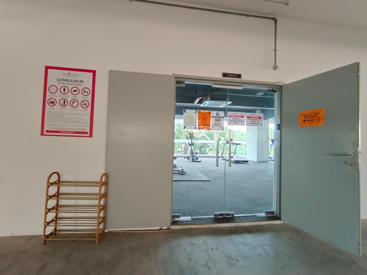 Klia Ehsan Residence Sepang Nilai Greenery 8 Pax Air-Con Esterno foto