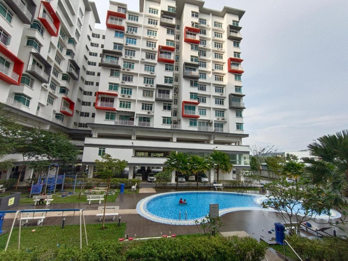 Klia Ehsan Residence Sepang Nilai Greenery 8 Pax Air-Con Esterno foto
