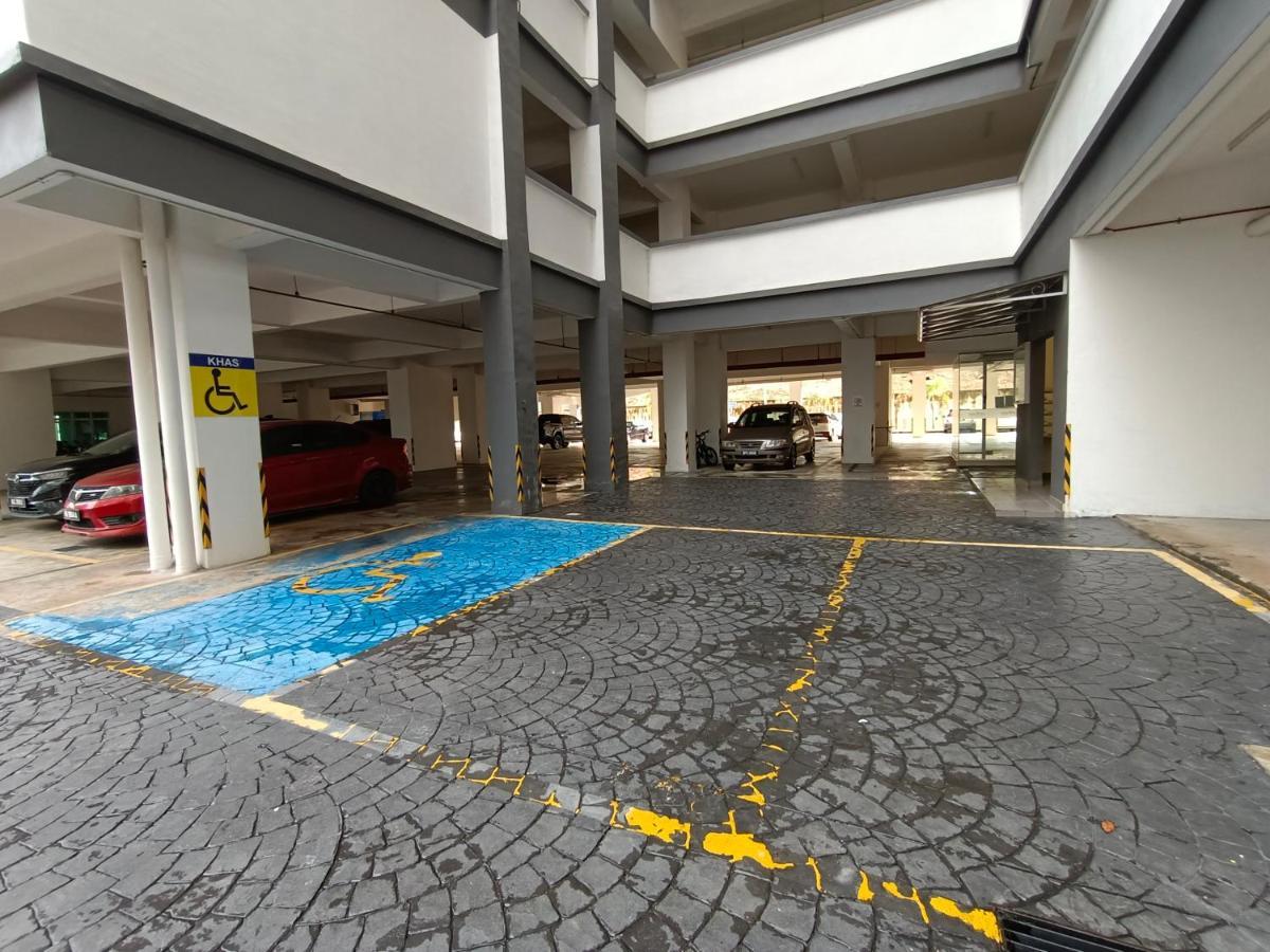 Klia Ehsan Residence Sepang Nilai Greenery 8 Pax Air-Con Esterno foto
