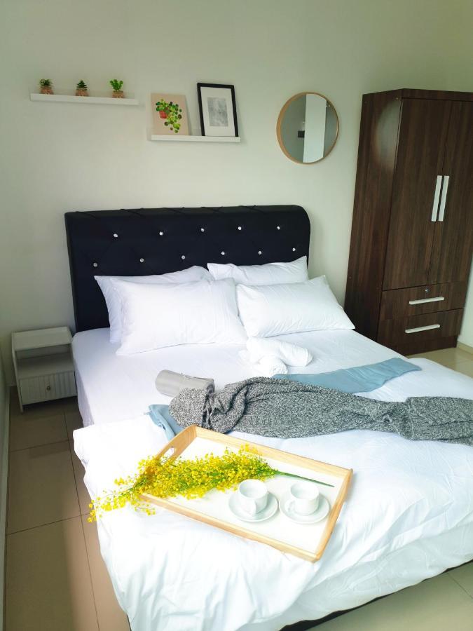 Klia Ehsan Residence Sepang Nilai Greenery 8 Pax Air-Con Esterno foto