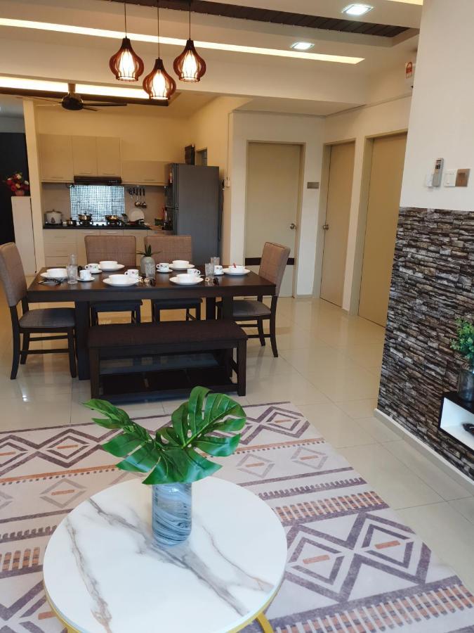 Klia Ehsan Residence Sepang Nilai Greenery 8 Pax Air-Con Esterno foto