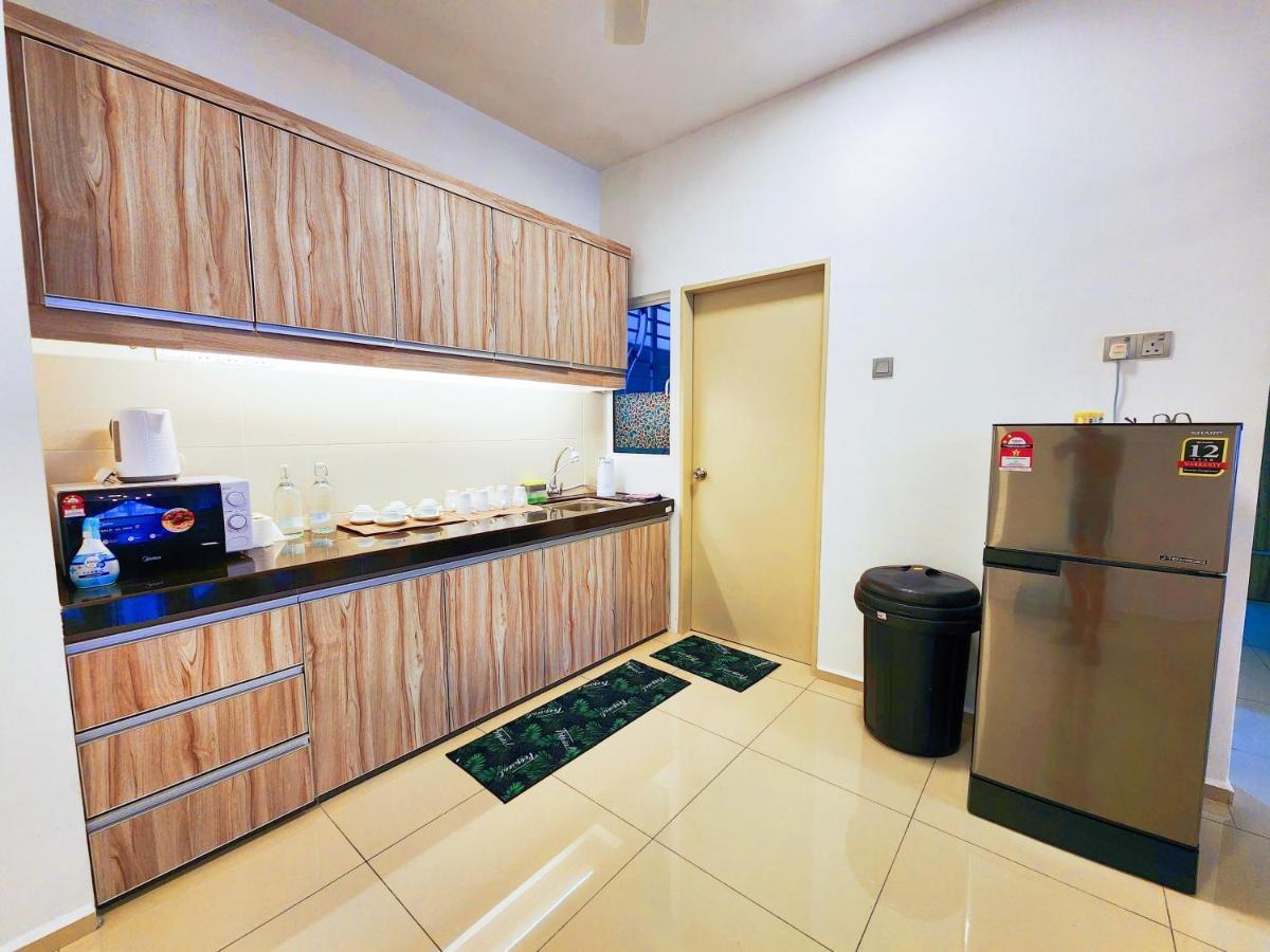 Klia Ehsan Residence Sepang Nilai Greenery 8 Pax Air-Con Esterno foto